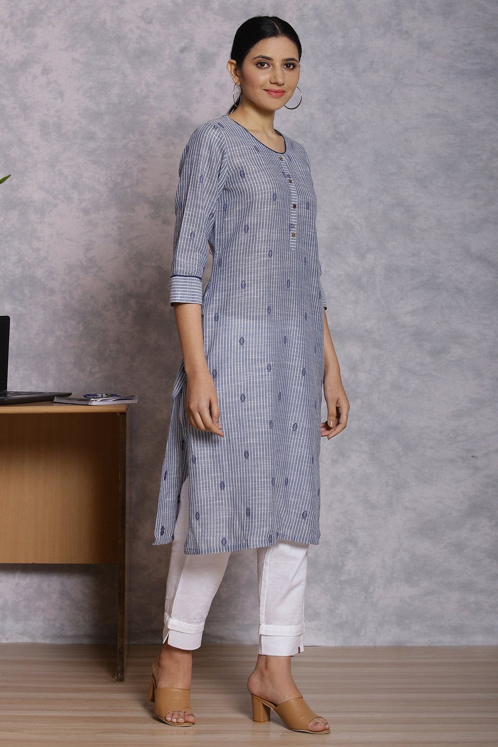 RANGRITI Blue Cotton Straight Kurta – Sizes 32 & 34