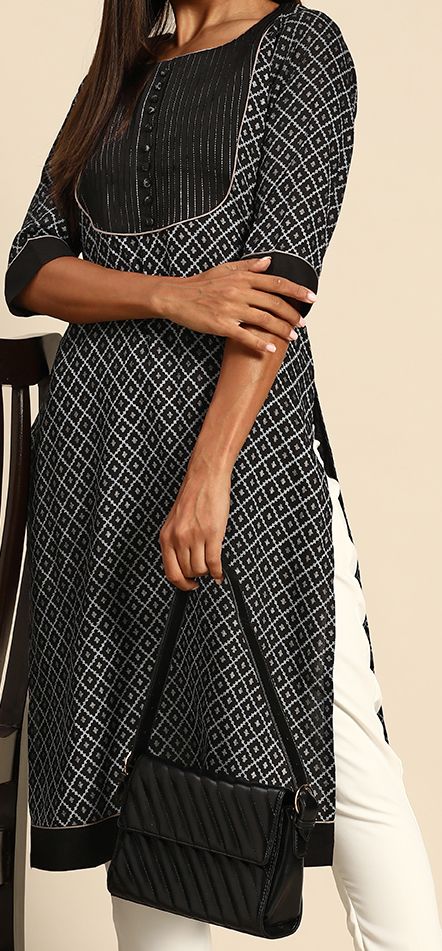 Black Geometric Printed Round Neck Kurta GERUA BY LIBAS