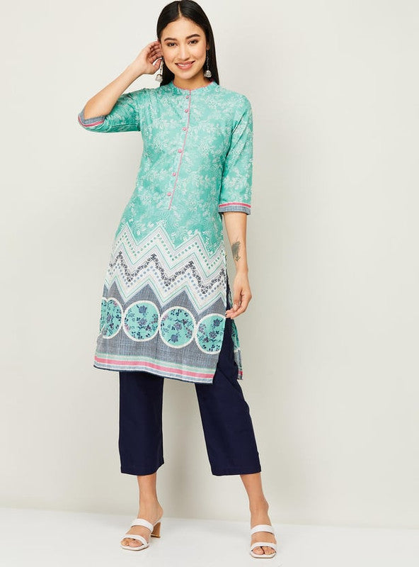 AURELIA Women Printed Straight Kurta in Green, featuring a relaxed silhouette and stylish pattern.
